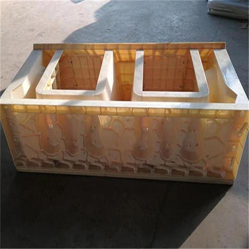 塑料框格护坡模具可以多次使用,也是使用模板生产混凝土预制品的生产